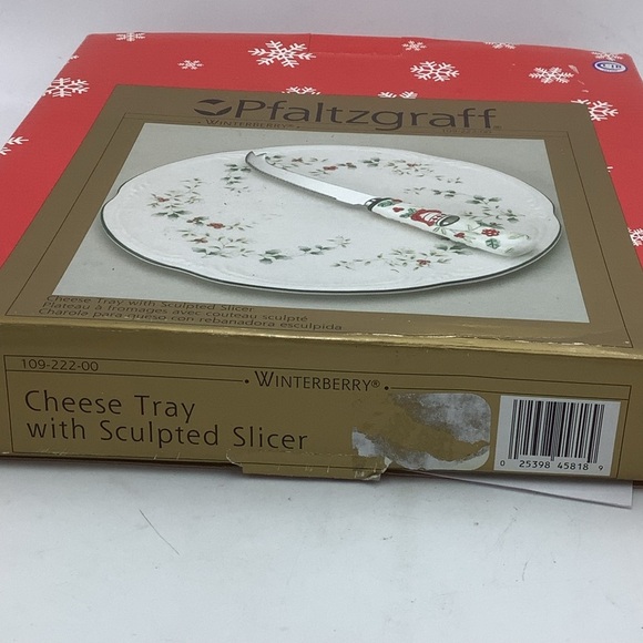 New Pfaltzgraff Winterberry Cheese Tray with Sculpted Slicer - Picture 7 of 9
